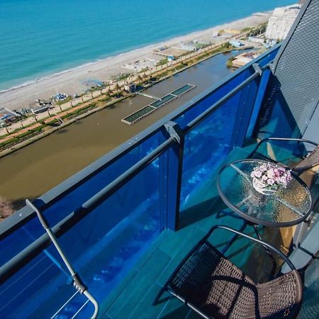 Royal Sea Breeze Apartments 巴统 外观 照片