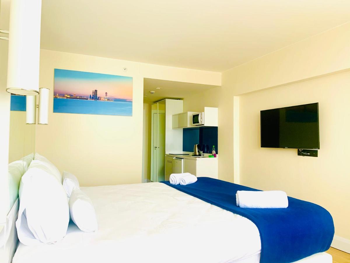 Royal Sea Breeze Apartments 巴统 外观 照片
