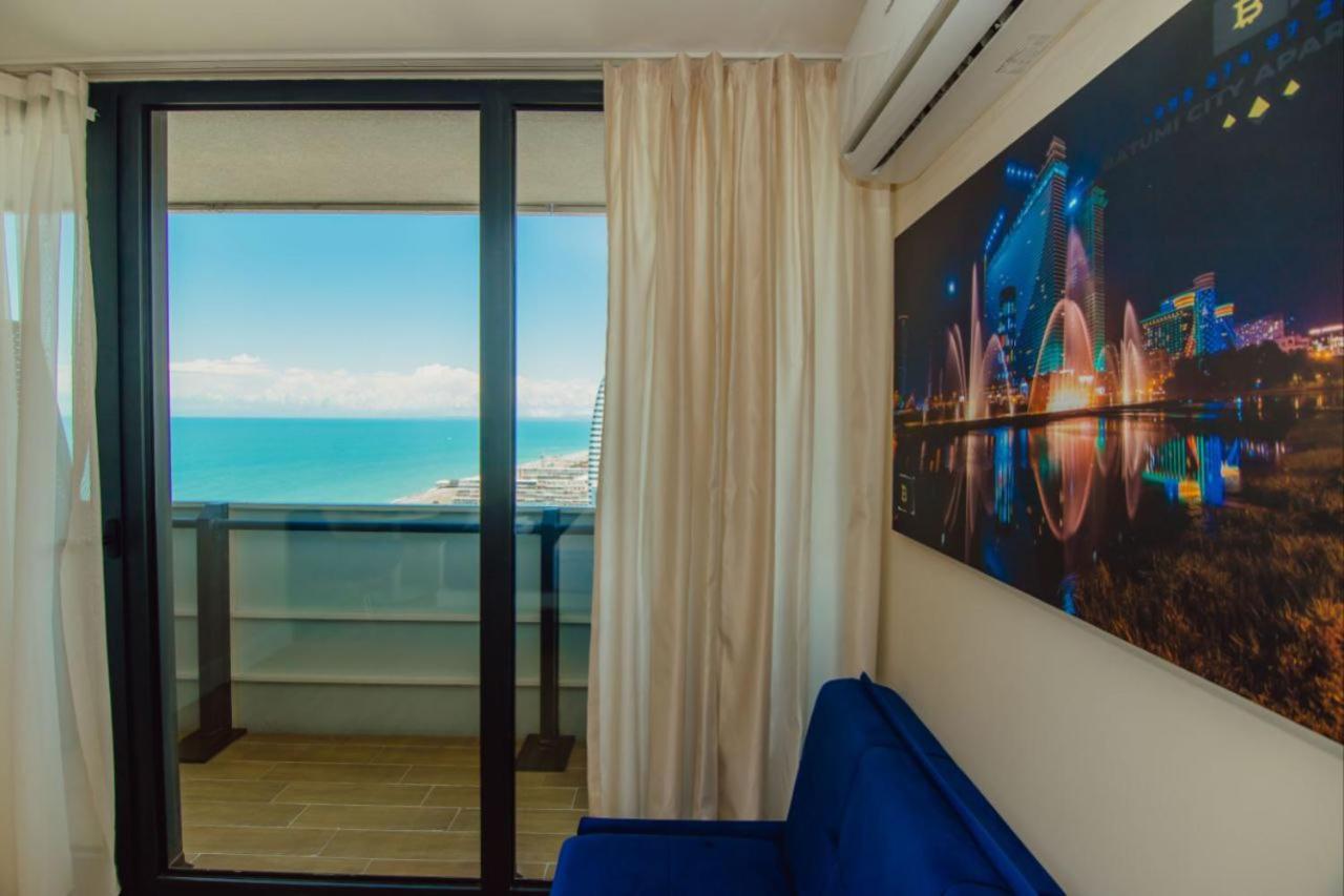 Royal Sea Breeze Apartments 巴统 外观 照片