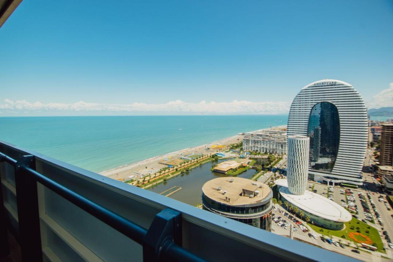 Royal Sea Breeze Apartments 巴统 外观 照片