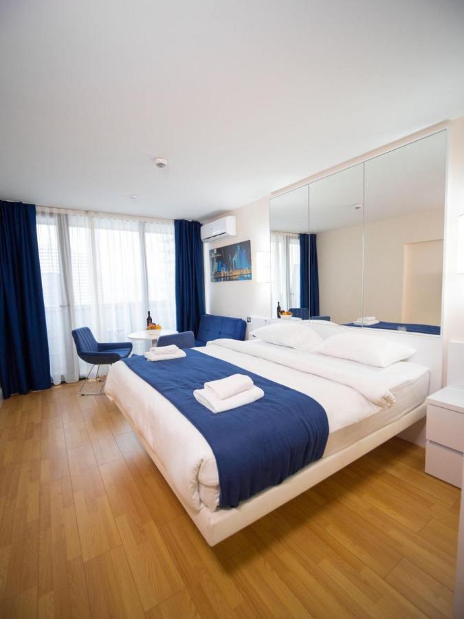 Royal Sea Breeze Apartments 巴统 外观 照片