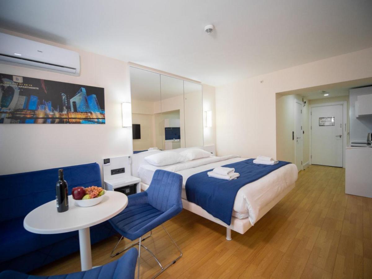 Royal Sea Breeze Apartments 巴统 外观 照片