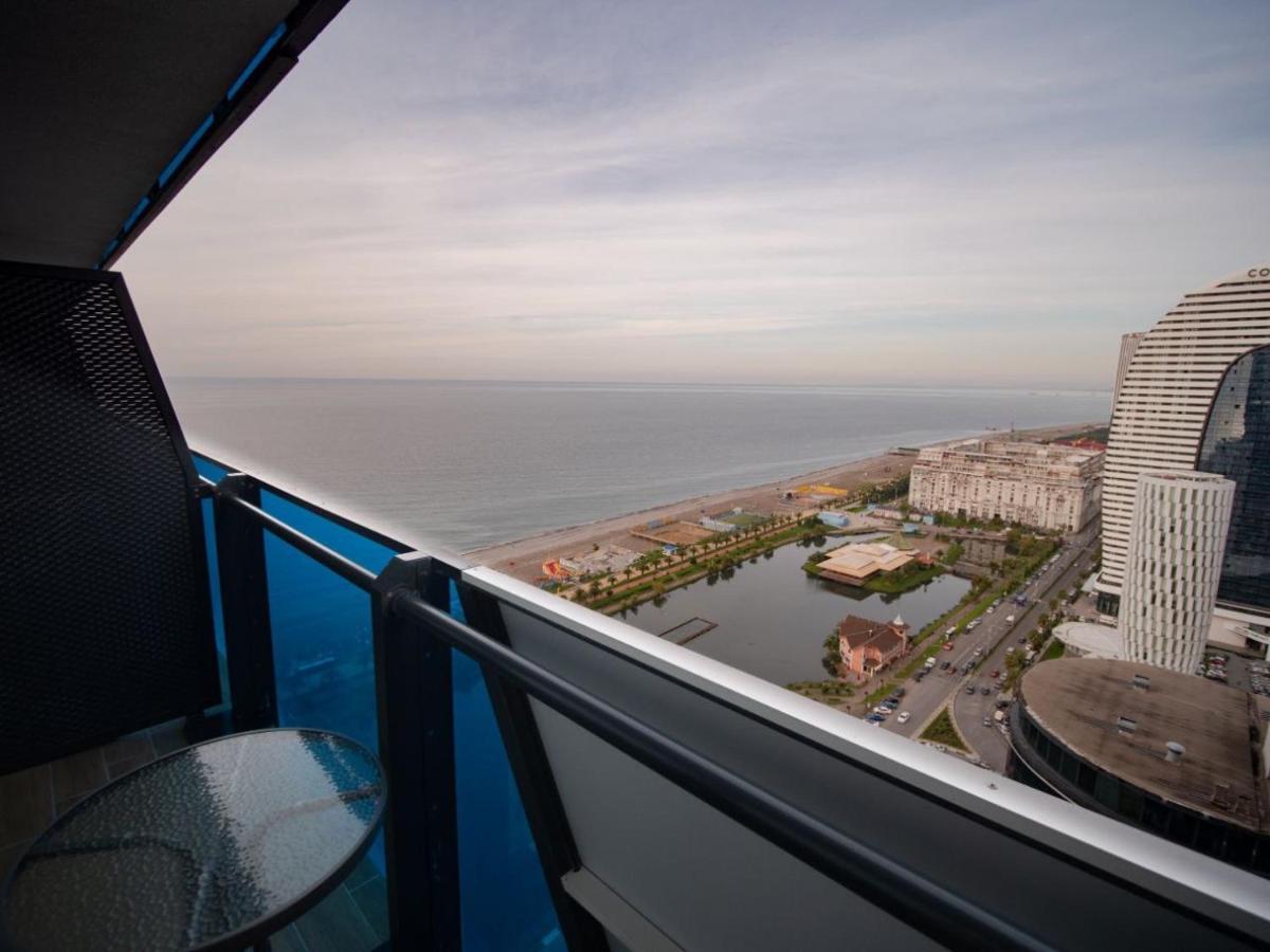 Royal Sea Breeze Apartments 巴统 外观 照片