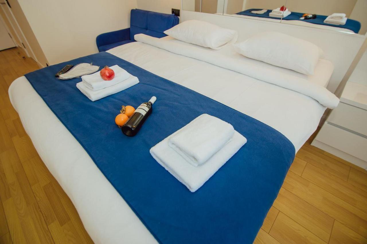 Royal Sea Breeze Apartments 巴统 外观 照片