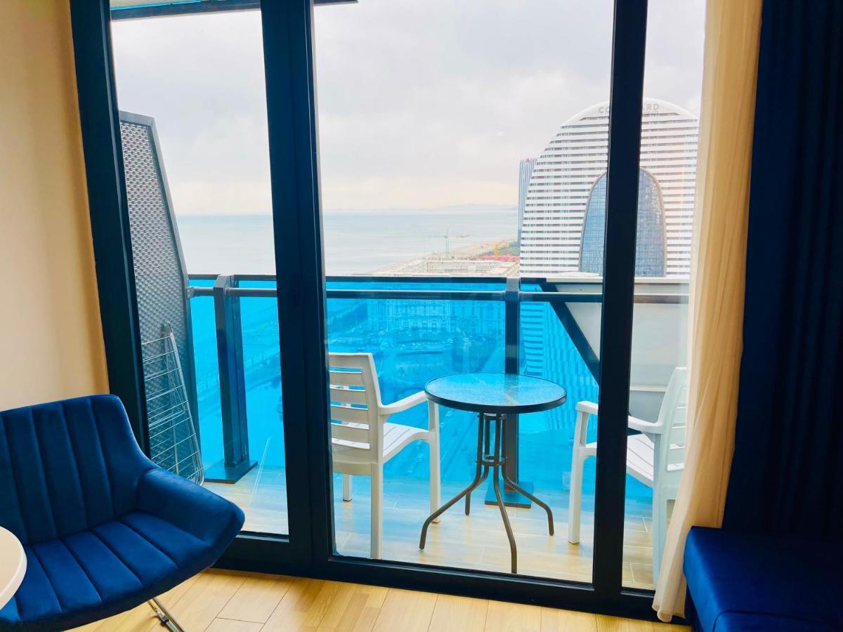 Royal Sea Breeze Apartments 巴统 外观 照片