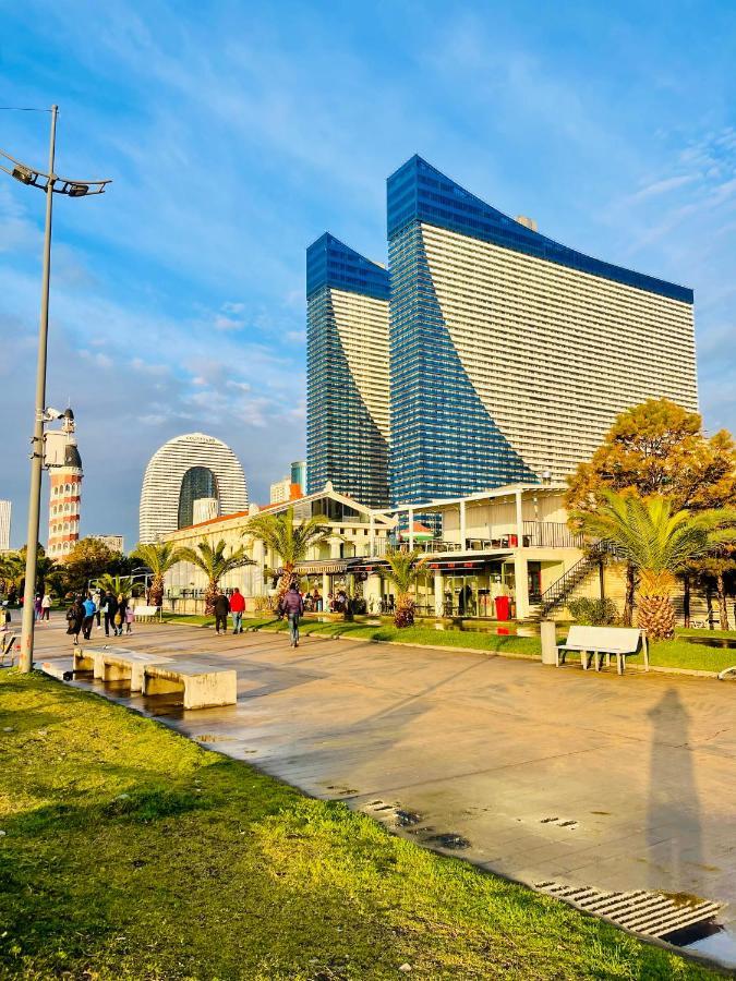 Royal Sea Breeze Apartments 巴统 外观 照片