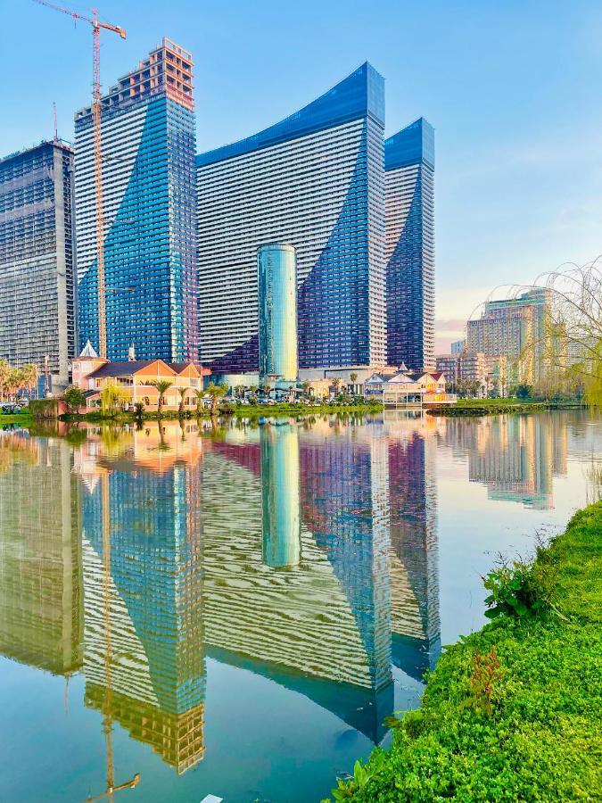 Royal Sea Breeze Apartments 巴统 外观 照片