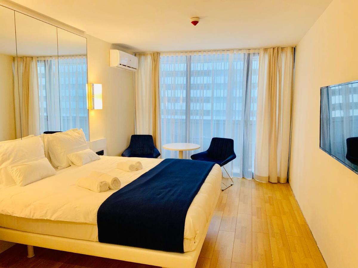 Royal Sea Breeze Apartments 巴统 外观 照片
