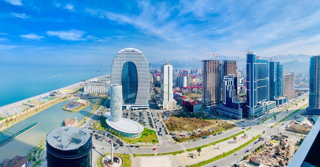 Royal Sea Breeze Apartments 巴统 外观 照片